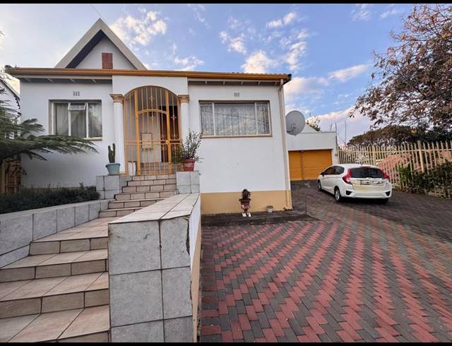 2 BEDROOM HOUSE FOR SALE IN RICHMOND